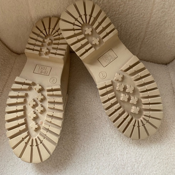 TIME AND TRU LADIES LOAFERS - Picture 4 of 4